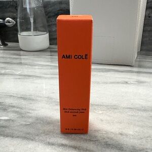 Skin-Enhancing foundation Stick/concealer